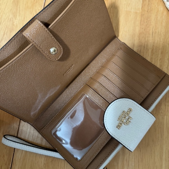 Coach Medium Phone Wallet - Picture 3 of 3